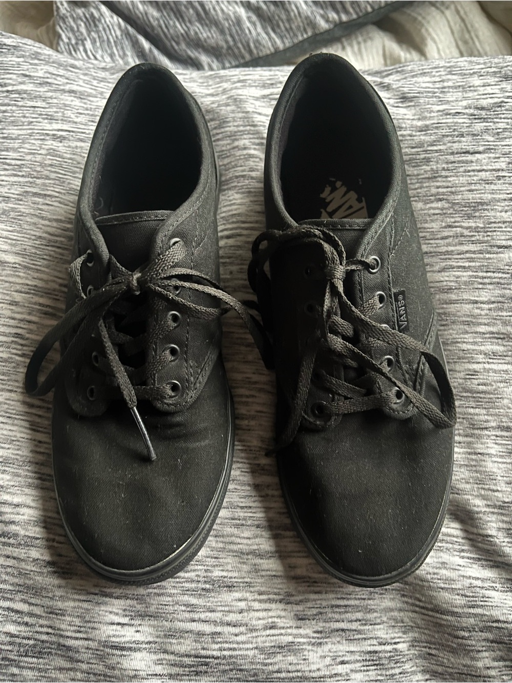 Vans Black Low-Top Canvas - Women’s